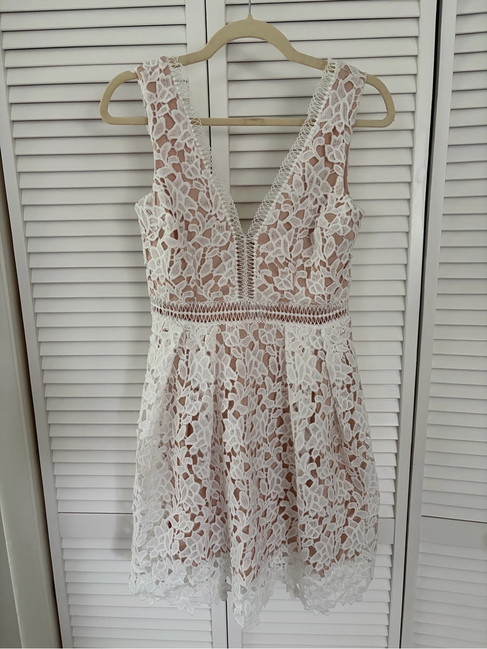 Aqua White Floral Lace Plunge V-Neck Mini Dress